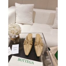 Bottega Veneta flat shoes